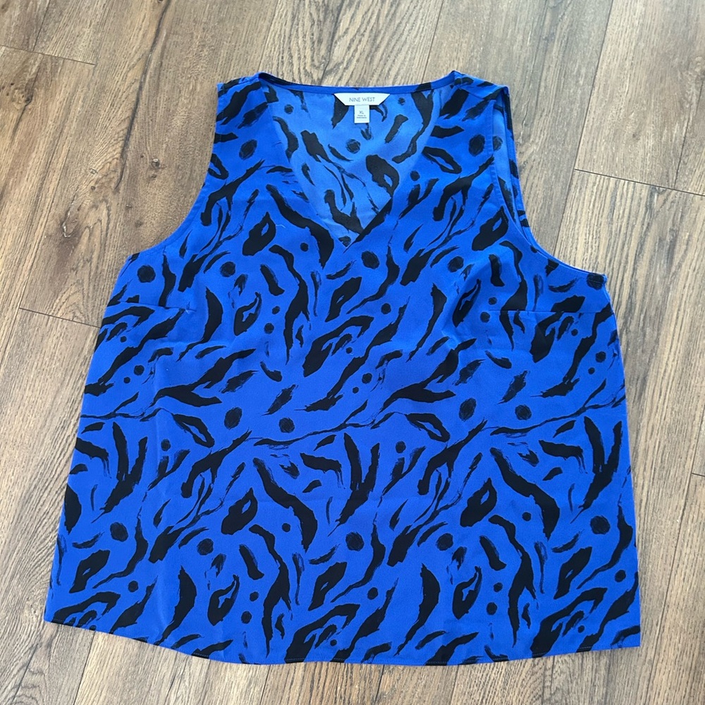 Beautiful vibrant sleeveless Nine West tops